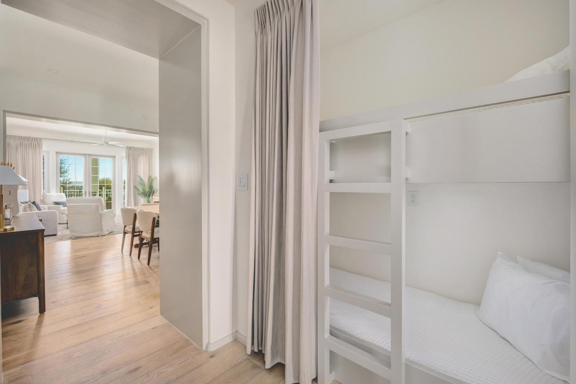 Kaiya Beach Resort Inlet Beach Δωμάτιο φωτογραφία